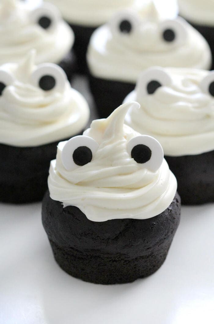 Halloween Cupcake Ideas - Cute Ghost Cupcakes