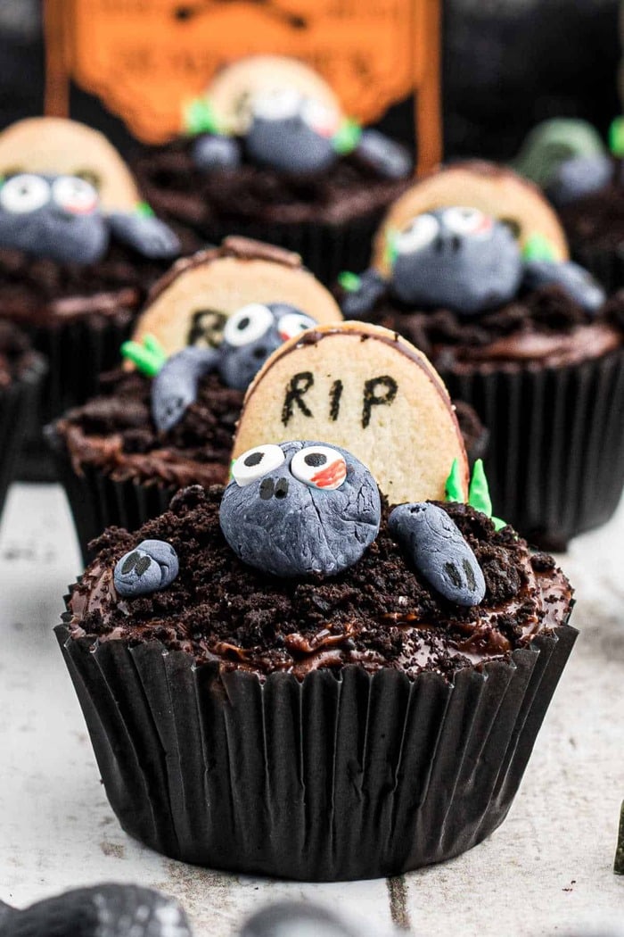 Halloween Cupcake Ideas - Zombie Cupcakes