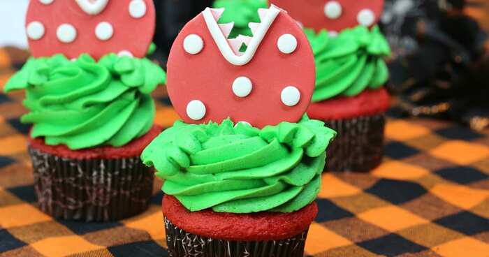 Halloween Cupcake Ideas - Little Shop of Horrors Cupcakes