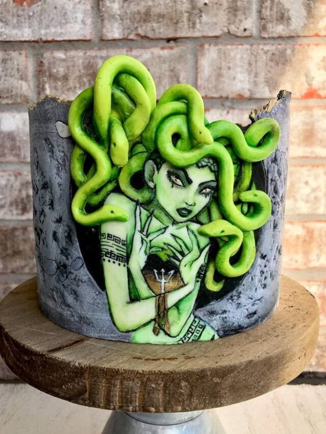 Take A Bite Out Of These Awesome Snake Cakes