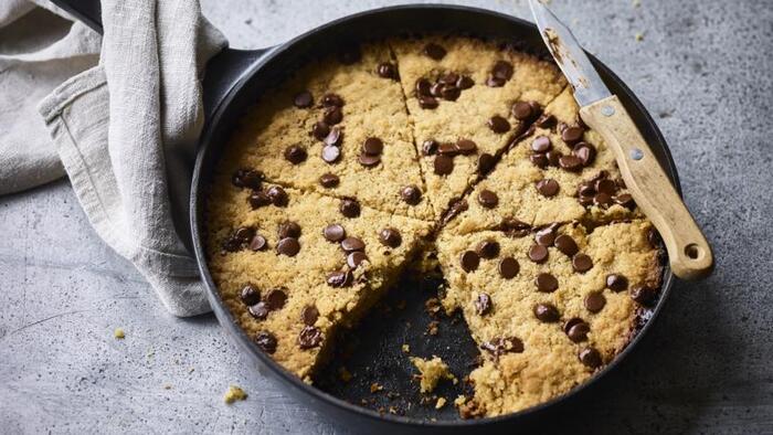 Nadiya Hussain Recipes - Chocolate Chip Pan Cookie
