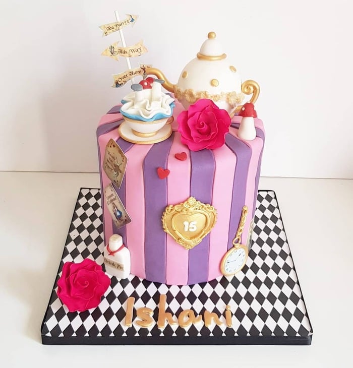 Tim Burton Cakes - Alice in Wonderland Cake