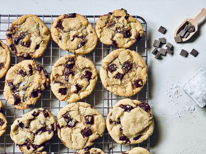 Best Christmas Cookies Ranked - Chocolate Chip Cookies