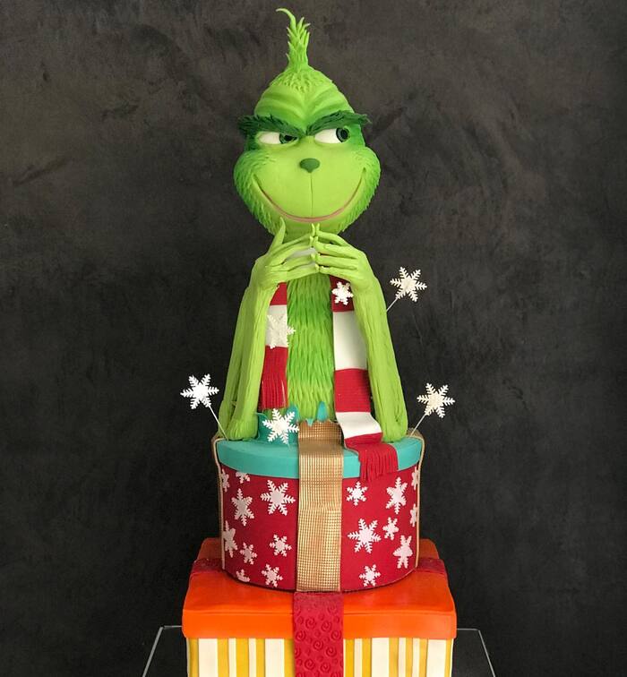 Grinch Cake Ideas - Tiered Grinch Cake