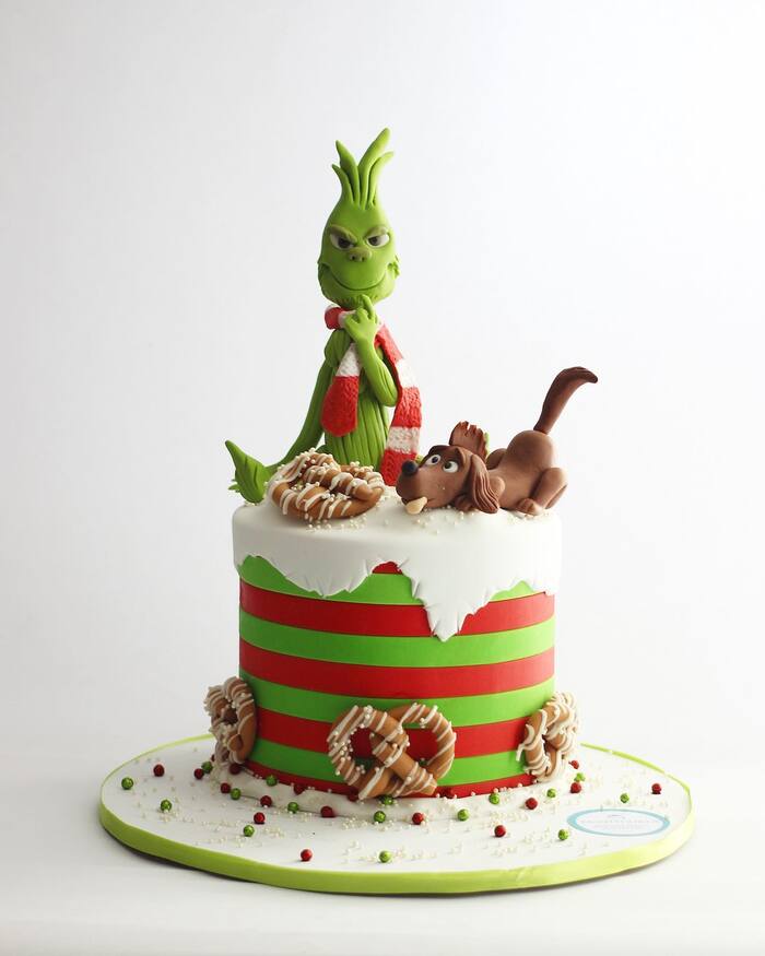 Grinch Cake Ideas - Fondant Grinch Cake