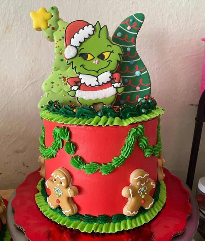 Grinch Cake Ideas - Baby Grinch Cake