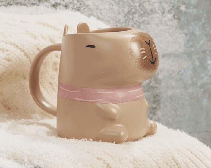 Starbucks Christmas Cups China 2023 - capybara mug