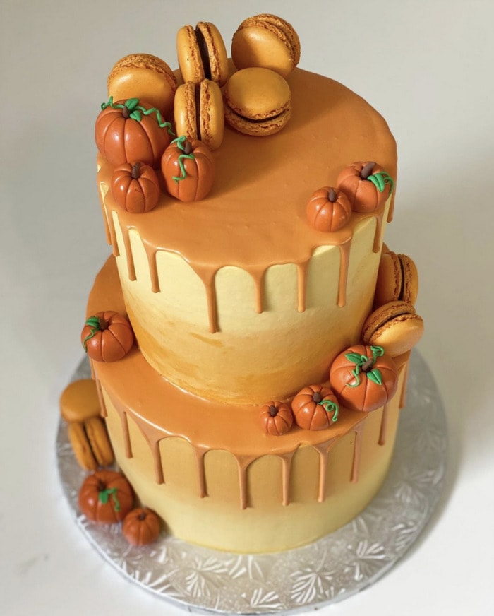 thanksgiving cake ideas - pumpkin macaron cake