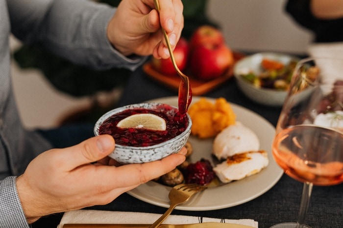 thanksgiving tips - cranberry sauce