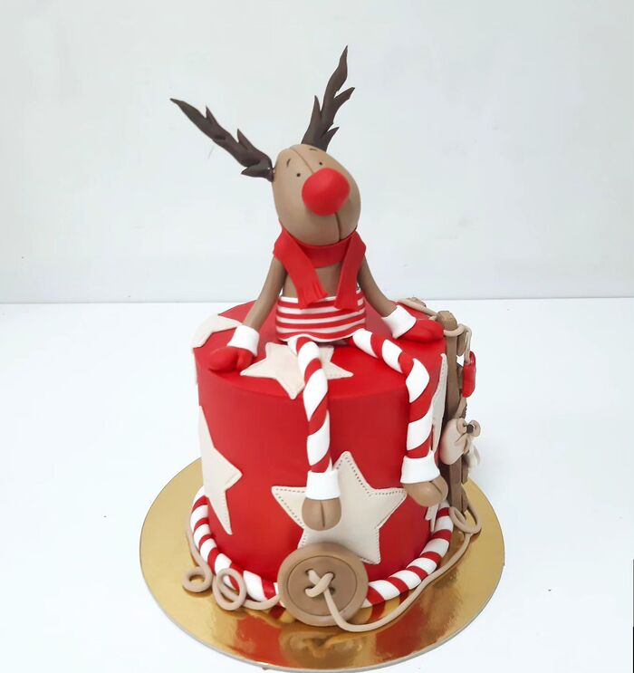 Reindeer Cakes - On the Edge