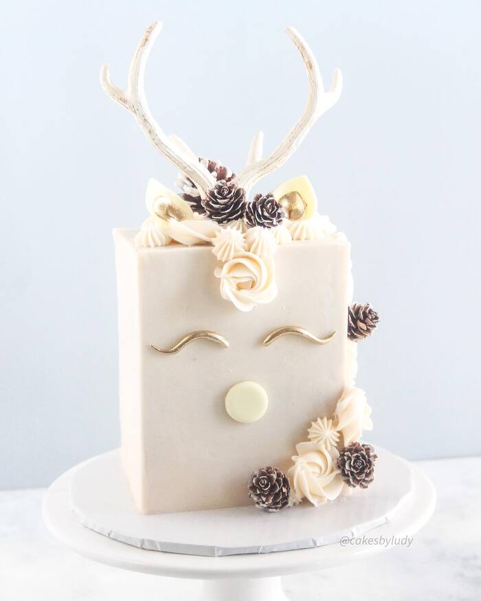 Reindeer Cakes - Cubic