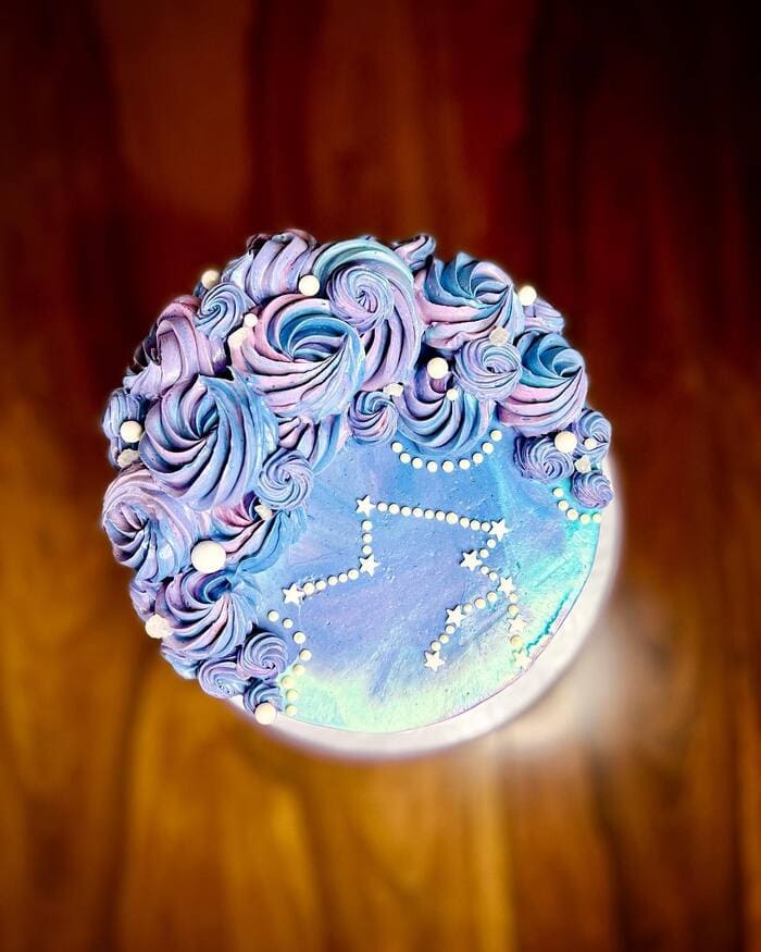 Aquarius Cakes - Aquarius Swirls Cake