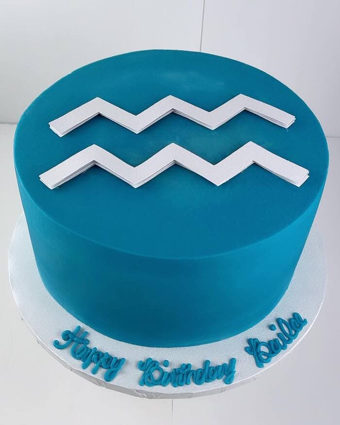 Aquarius Cakes - Minimalist Aquarius Cake