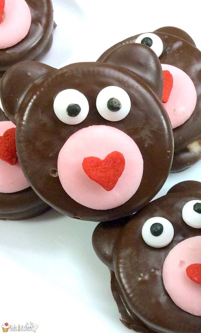 Valentine's Day Cookies - Valentine Teddy Bear Oreos