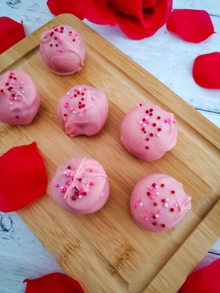 Valentine's Day Treats - No-Bake Valentine’s Oreo Truffles