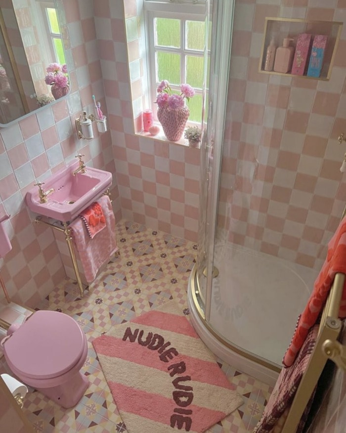 Valentine's Day Room Decor Inspo - bathroom