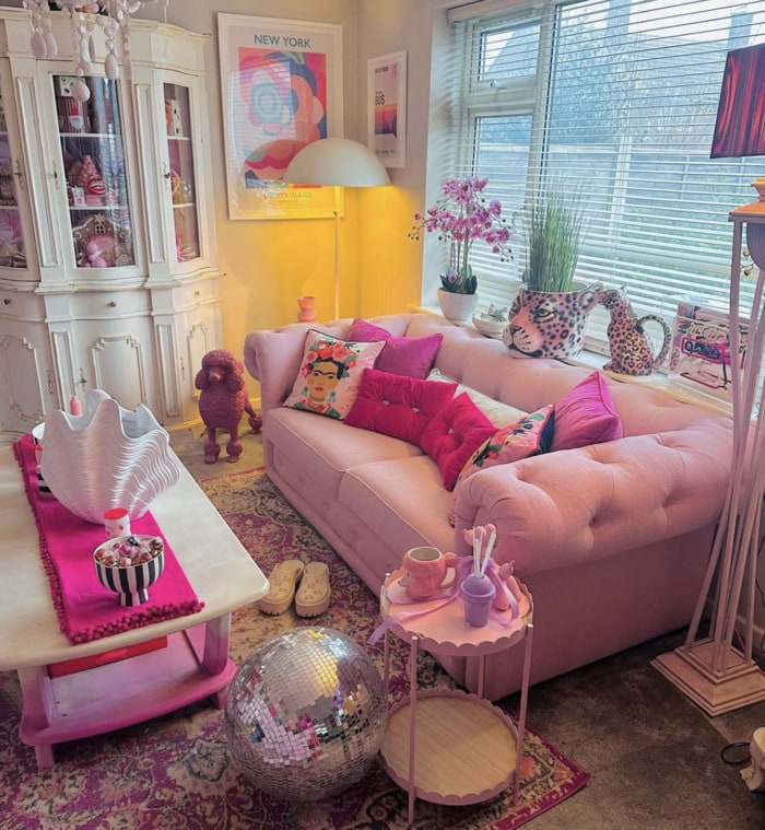 Valentine's Day Room Decor Inspo - couch