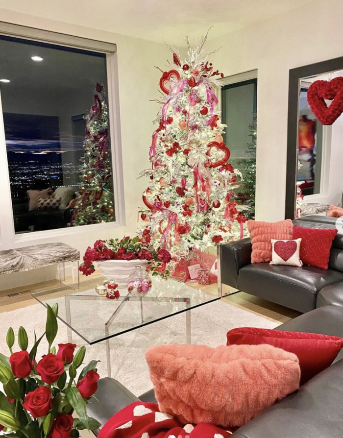 Valentine's Day Room Decor Inspo - Valentine tree