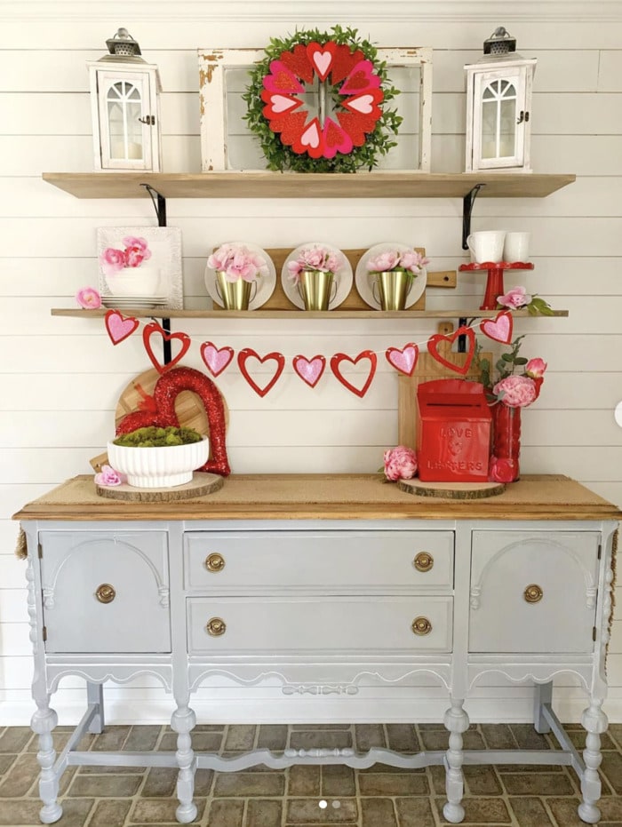 Valentine's Day Room Decor Inspo - hearts