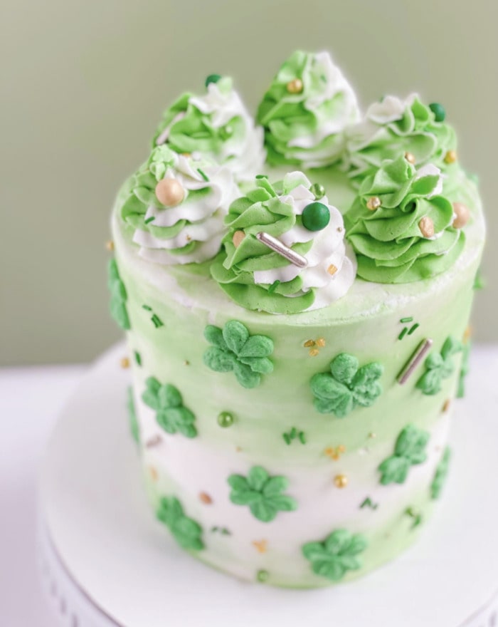 cakes for st patricks day - Shamrocks All Over Cake