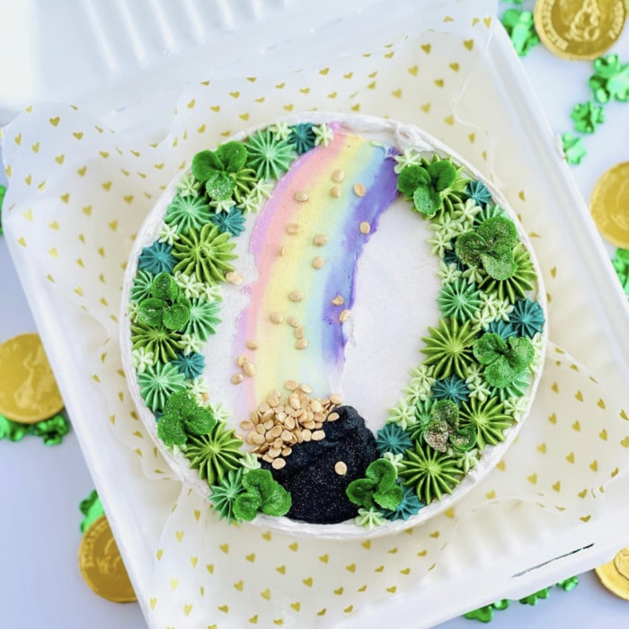 cakes for st patricks day - Sparkly St. Patrick’s Day Cake