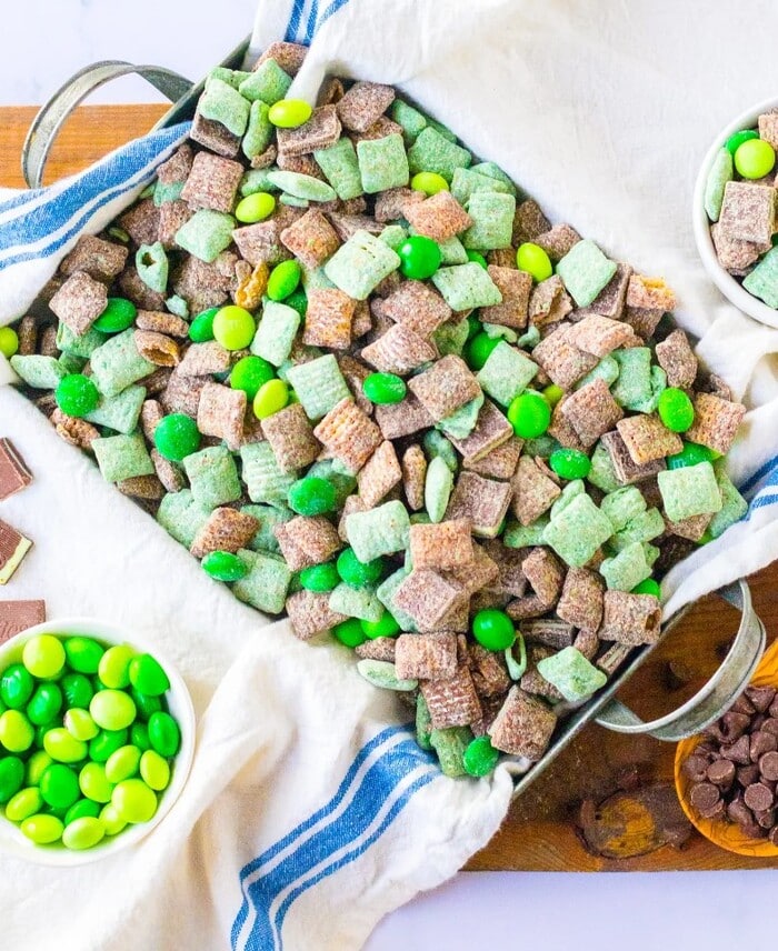 St. Patrick's Day Desserts - Mint Muddy Buddies