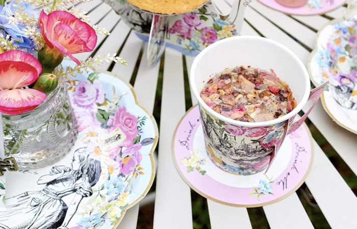 the best Alice in Wonderland Party Decorations - paper teacups