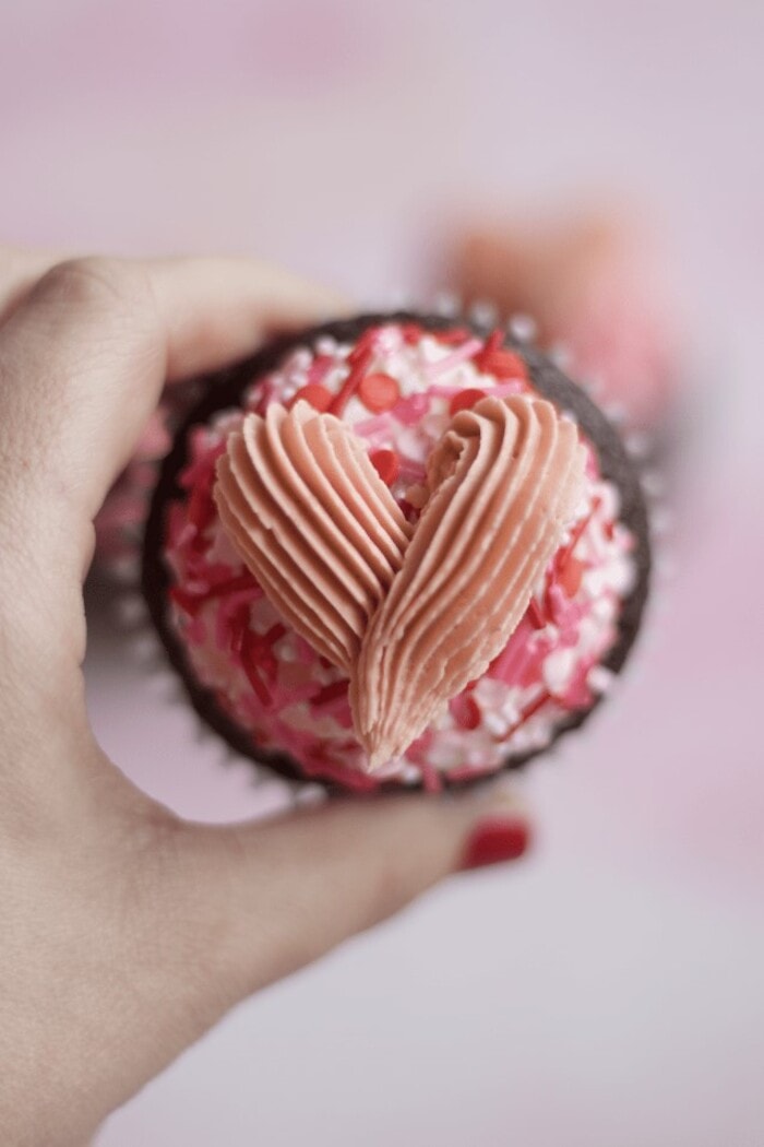 Valentine's Cupcakes - Buttercream Heart Cupcakes