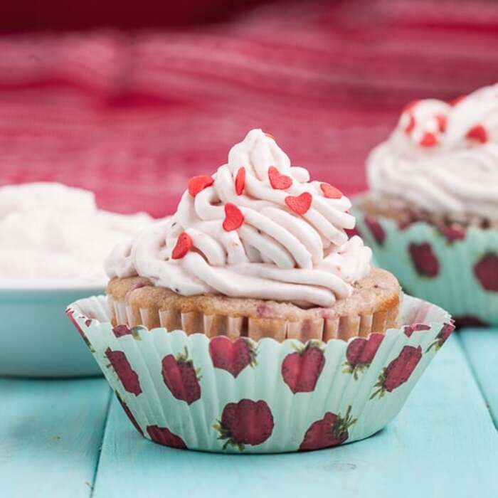 Valentine's Cupcakes - Strawberry Cupcakes With Whipped Cream Frosting