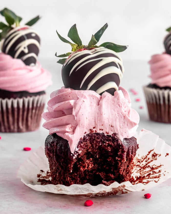 Valentine's Cupcakes - Romantic Chocolate and Strawberry Cupcakes