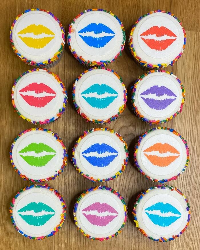 Valentine's Cupcakes - Kiss Cupcakes