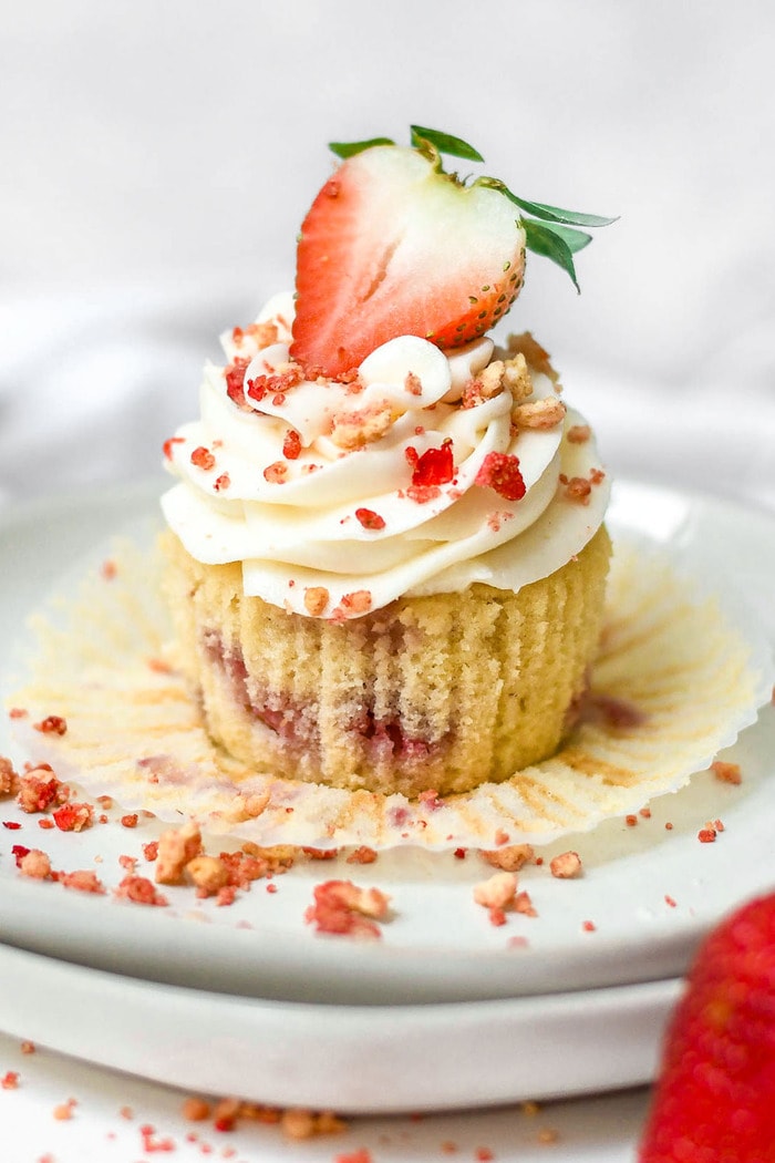 Valentine's Cupcakes - Strawberry Crunch Cupcakes