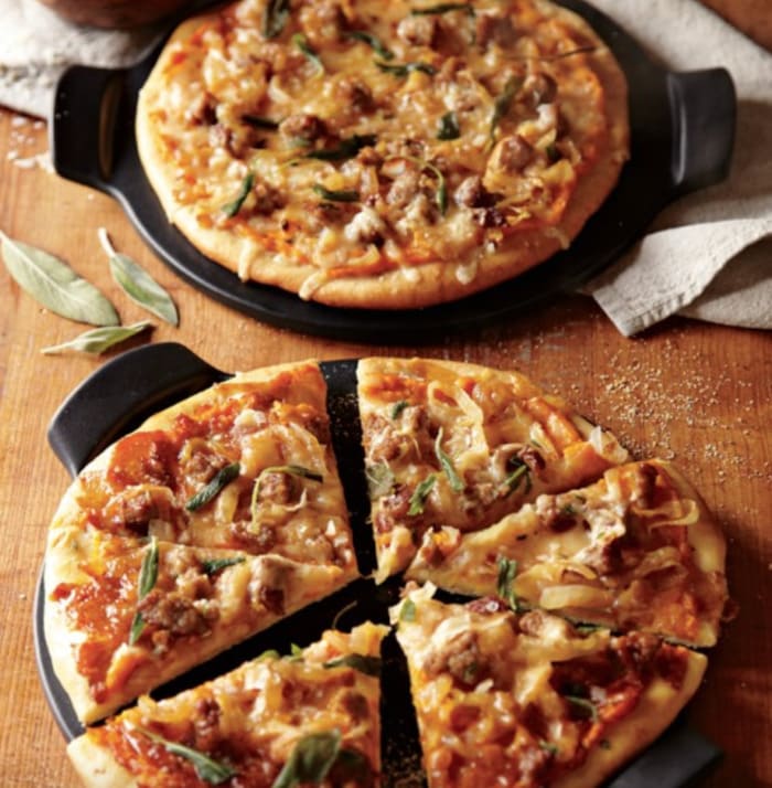 father's day food gifts - pizza cast iron
